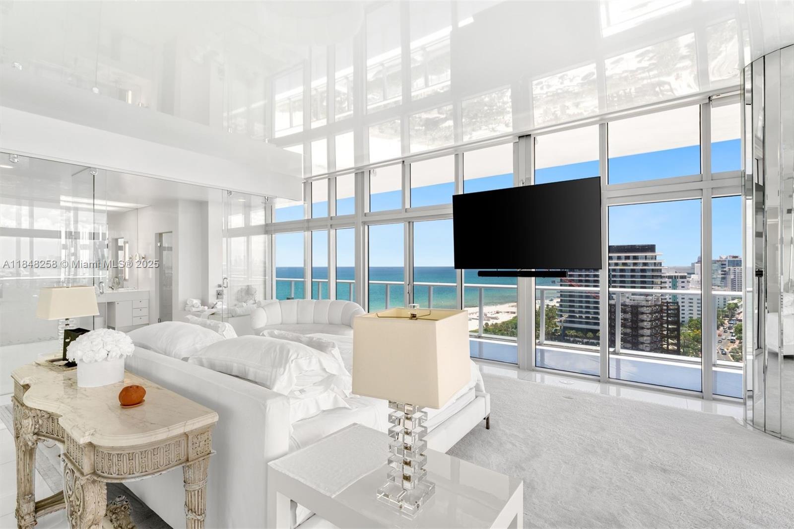 3737 Collins Ave Ph-1 Property Photo 11