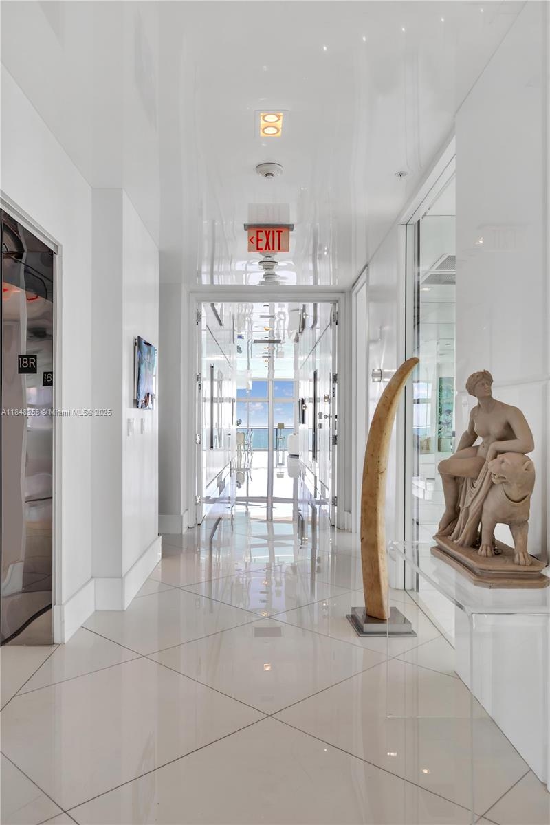 3737 Collins Ave Ph-1 Property Photo 21