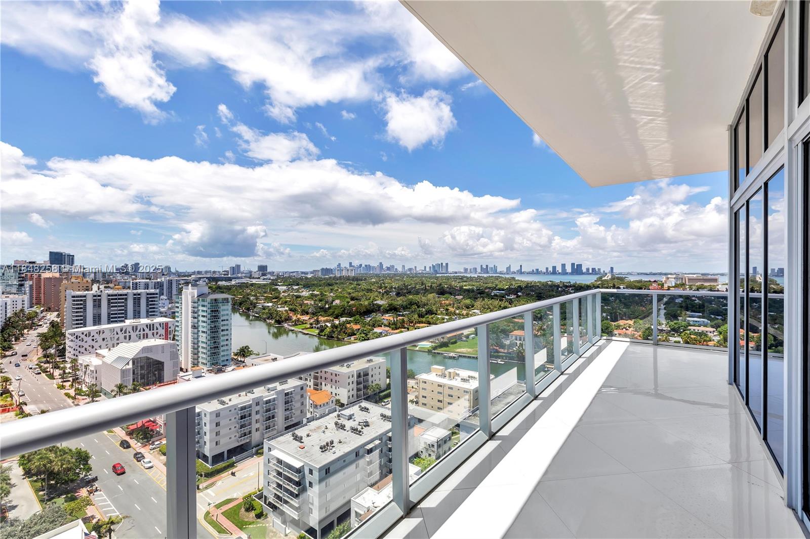 3737 Collins Ave Ph-1 Property Photo 22