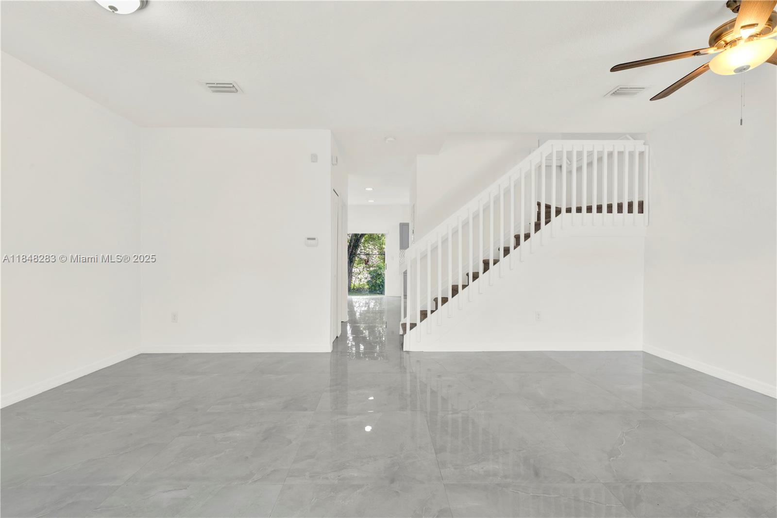 1637 Se 30th St Property Photo 10