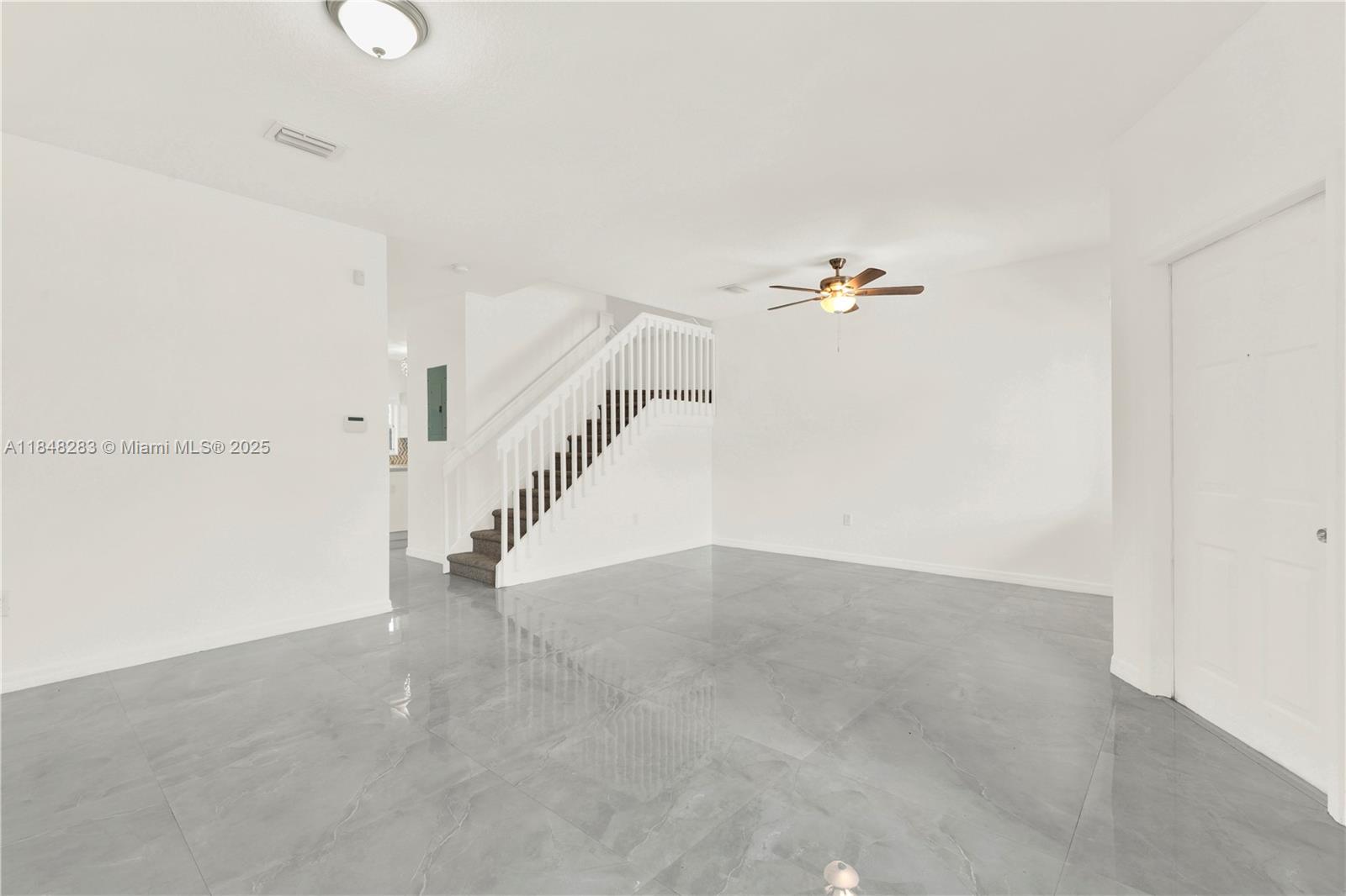 1637 Se 30th St Property Photo 11