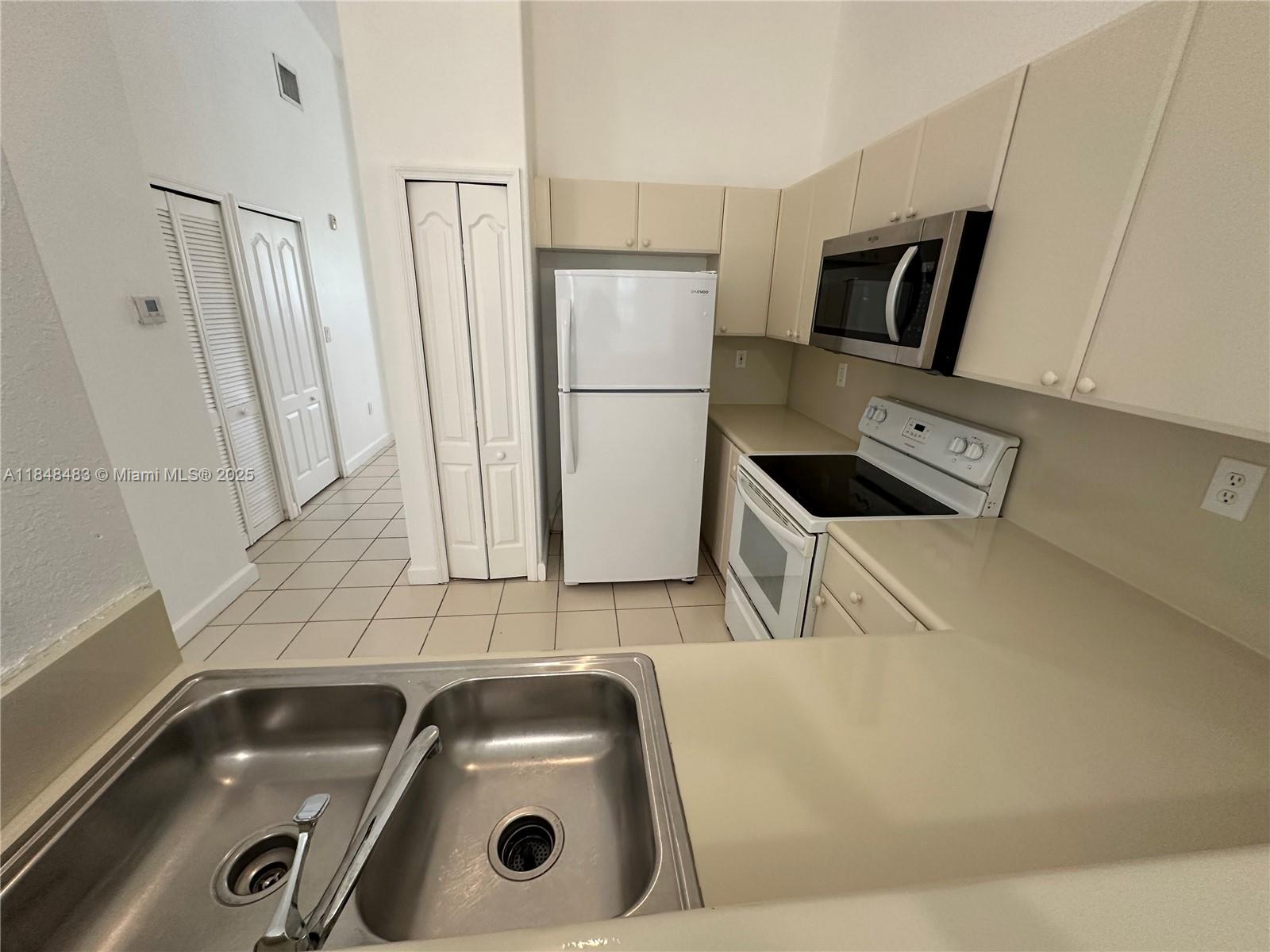 1568 Se 26th St 200 Property Photo 8