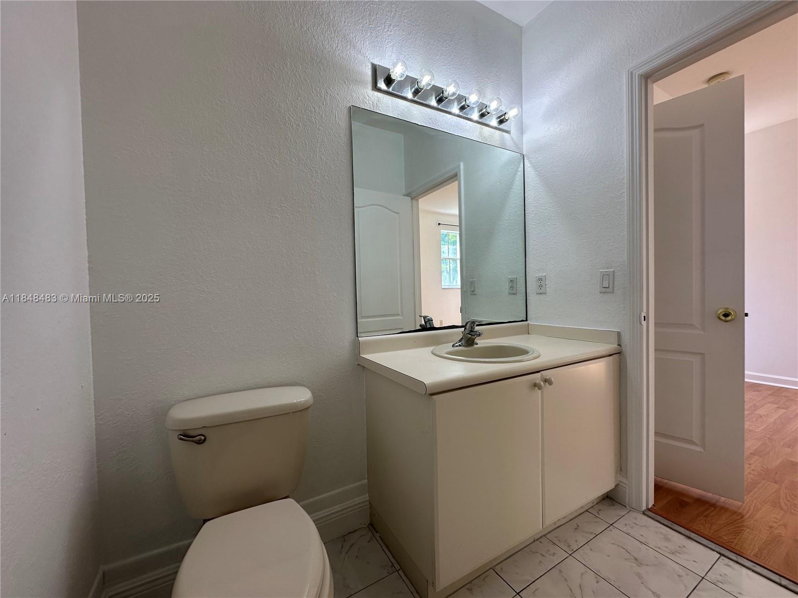 1568 Se 26th St 200 Property Photo 13