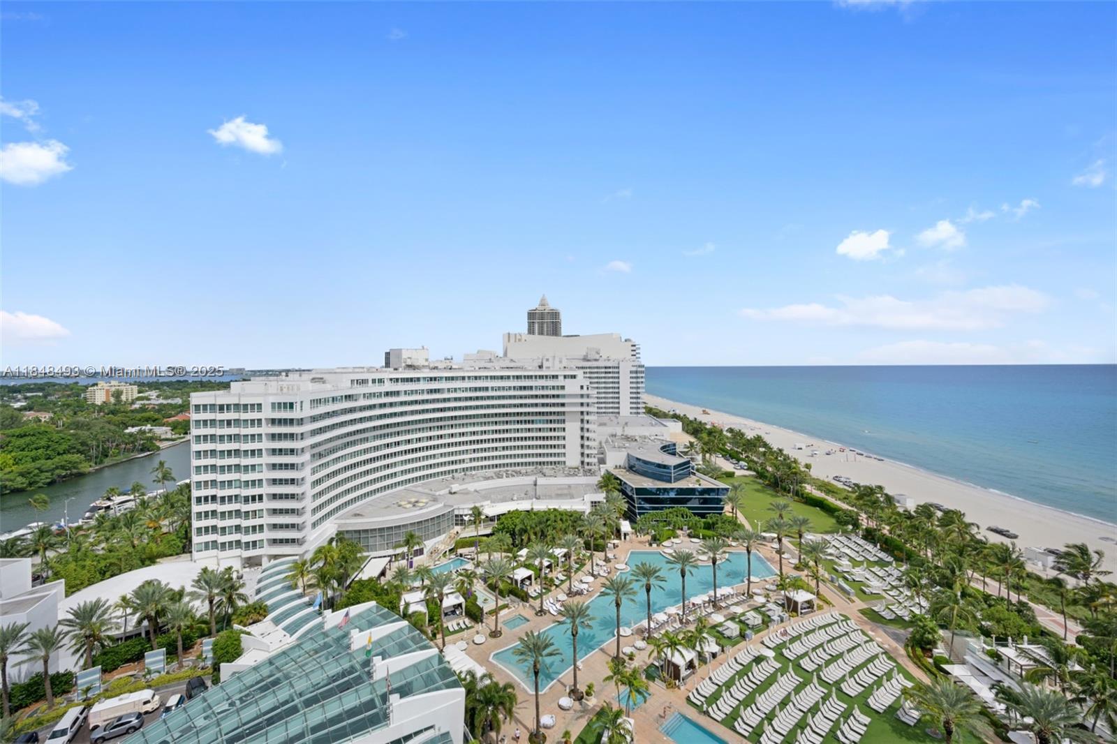 4391 Collins Ave 1605
