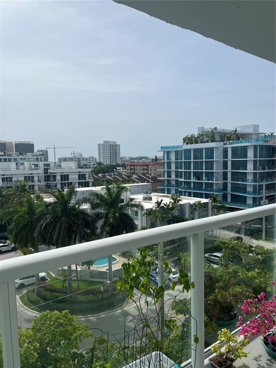 10000 W Bay Harbor Dr 625 Property Photo 1