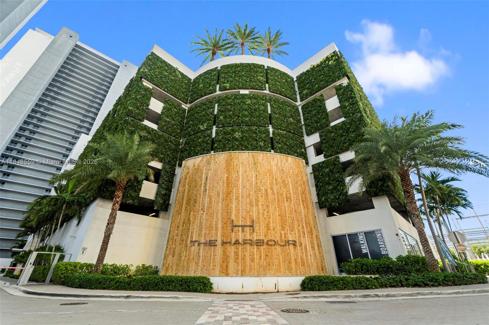16385 Biscayne Blvd 521 Property Photo 1