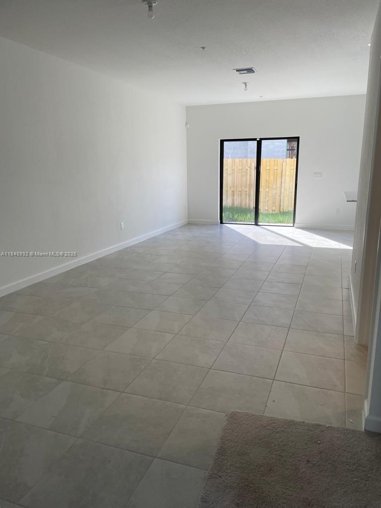 212 Sw 159th Ter 0 Property Photo 9