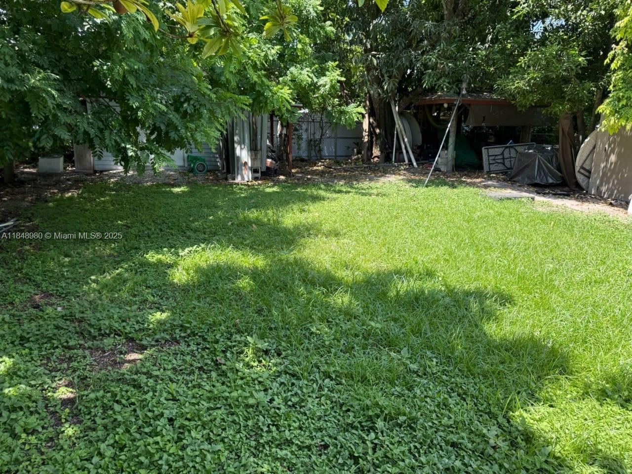 825 Ne 12th St Property Photo 10