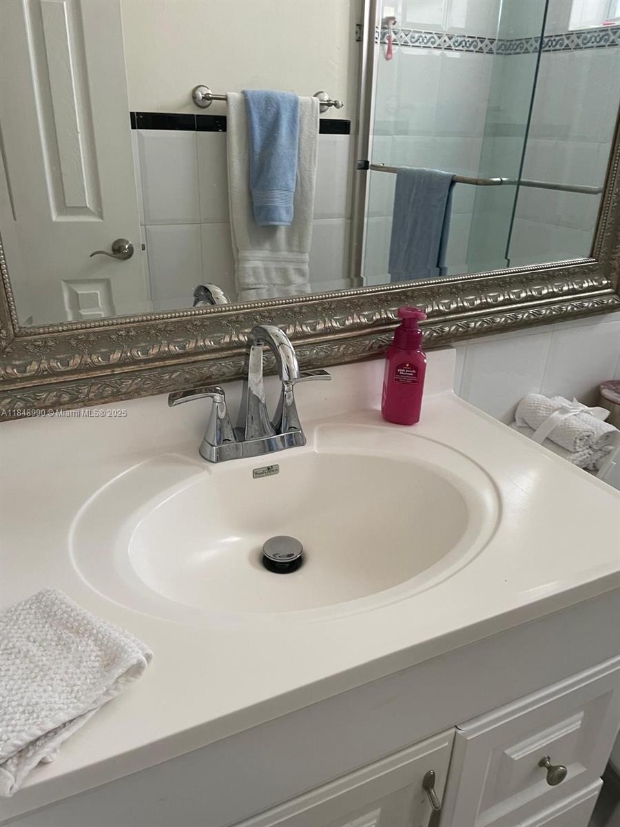 2200 S Ocean Dr N312 Property Photo 17