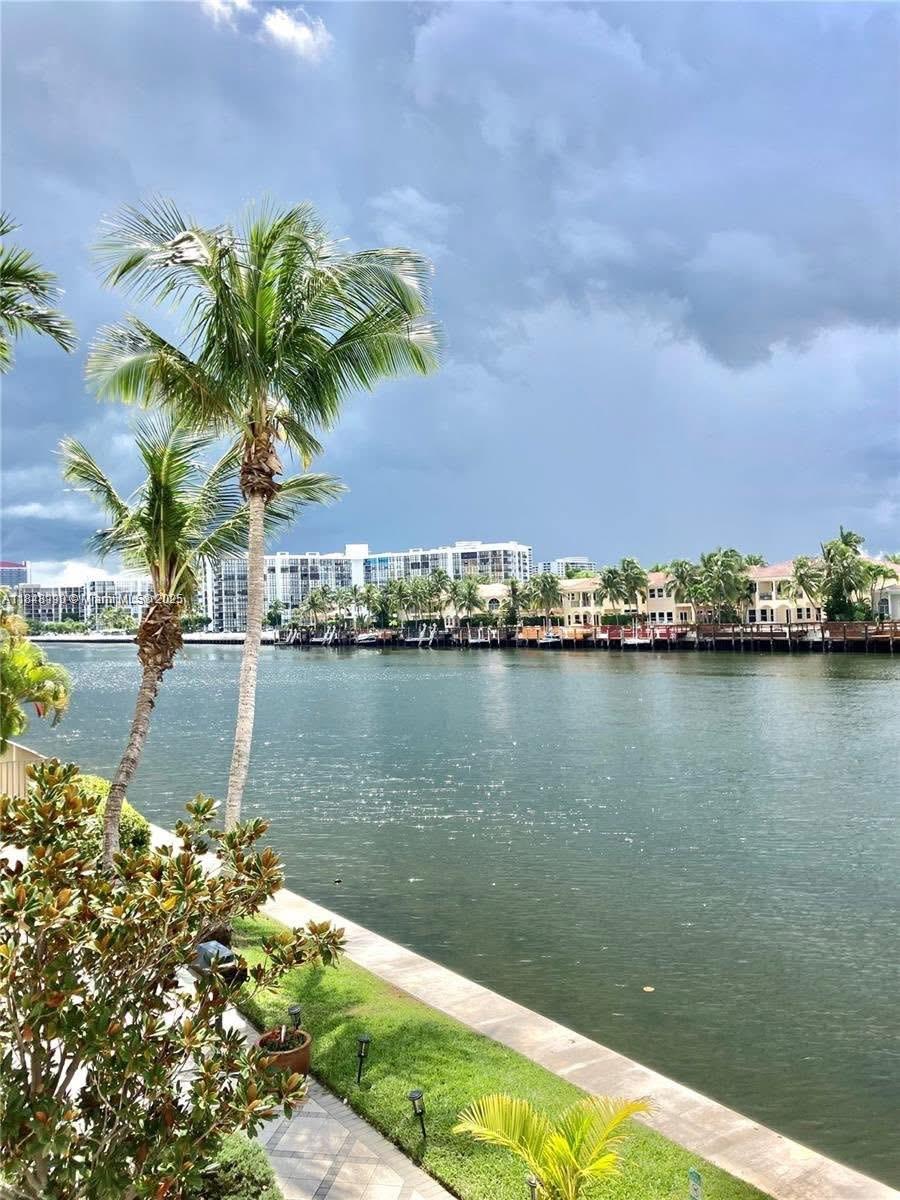 2200 S Ocean Dr N312 Property Photo 18