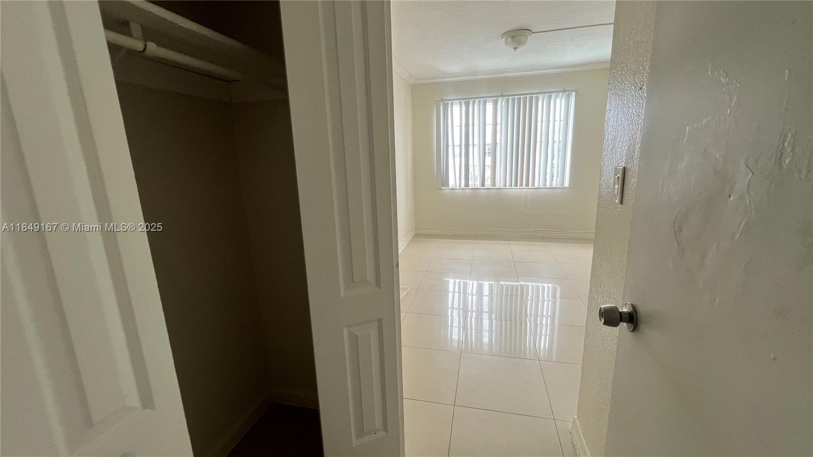 486 Nw 165th St Rd B-606 Property Photo 11