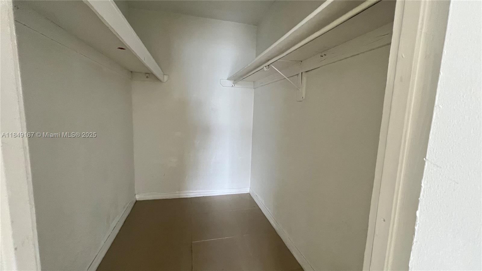 486 Nw 165th St Rd B-606 Property Photo 16