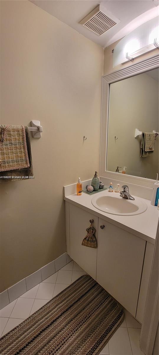1655 Ne 33rd Rd 108-4 Property Photo 12