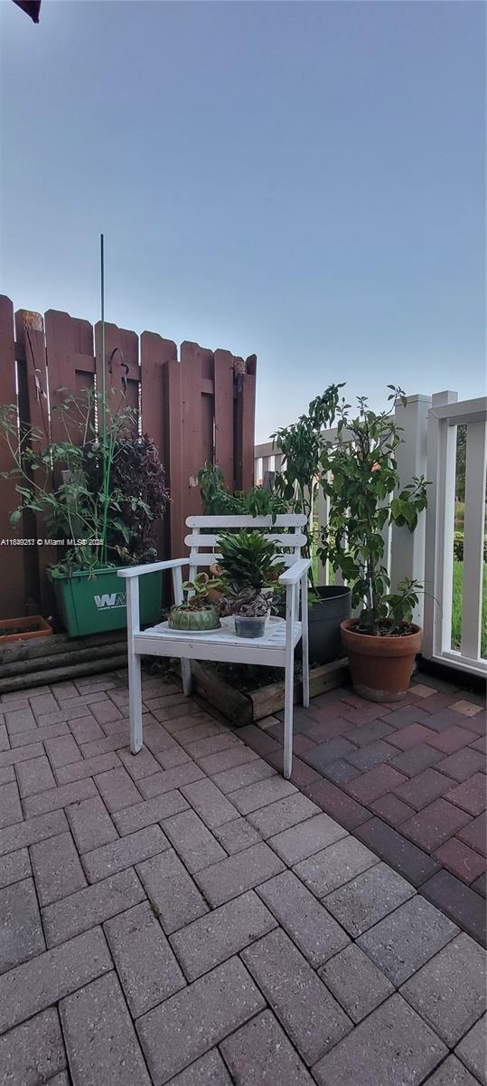 1655 Ne 33rd Rd 108-4 Property Photo 28