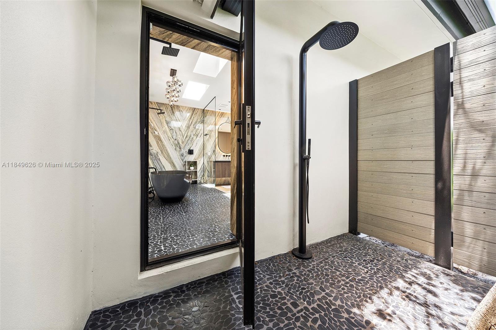 A11849626 Property Photo 34