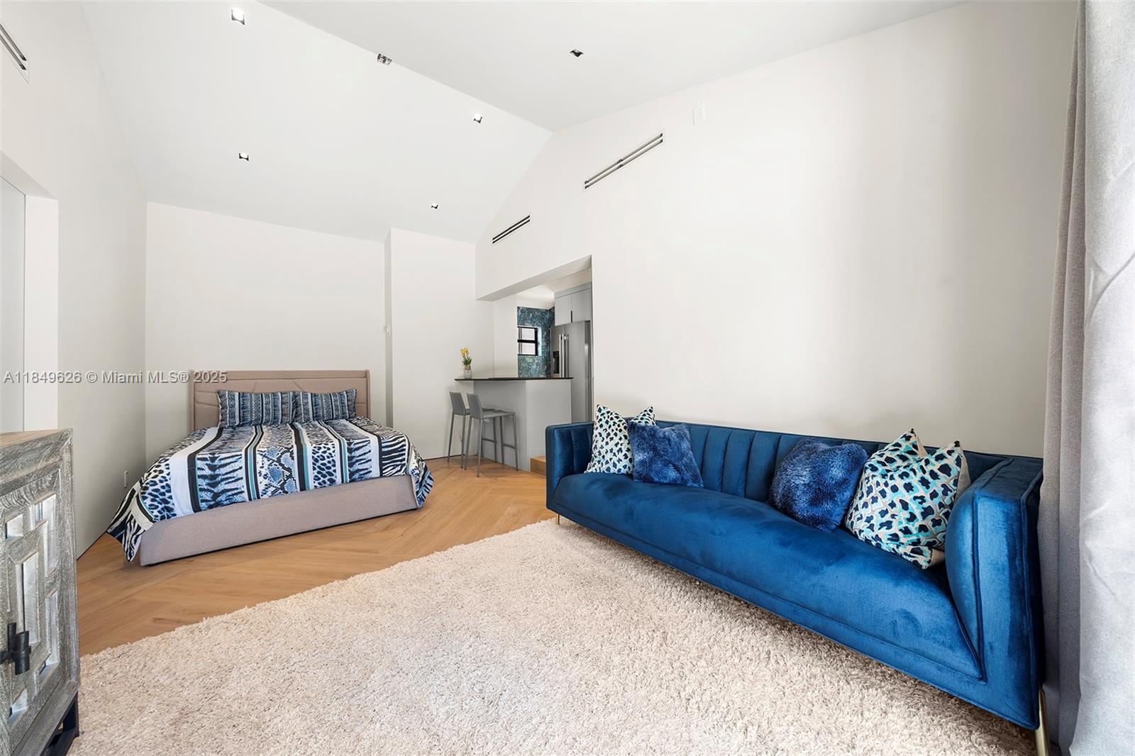 A11849626 Property Photo 58