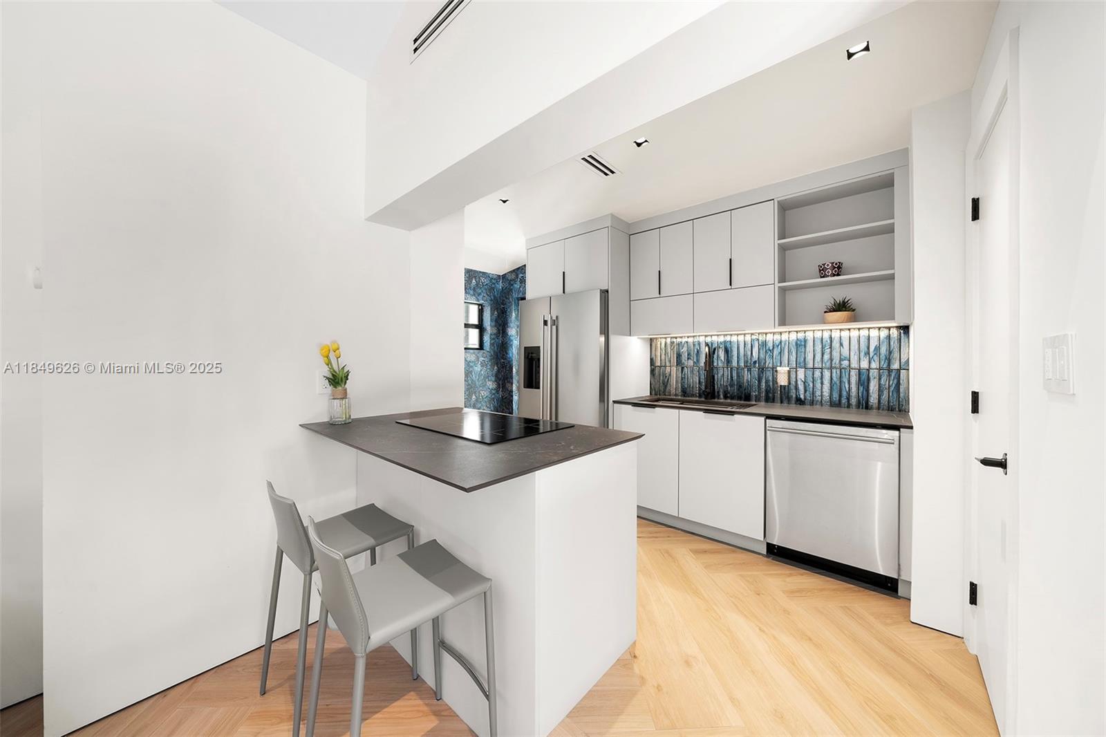 A11849626 Property Photo 59
