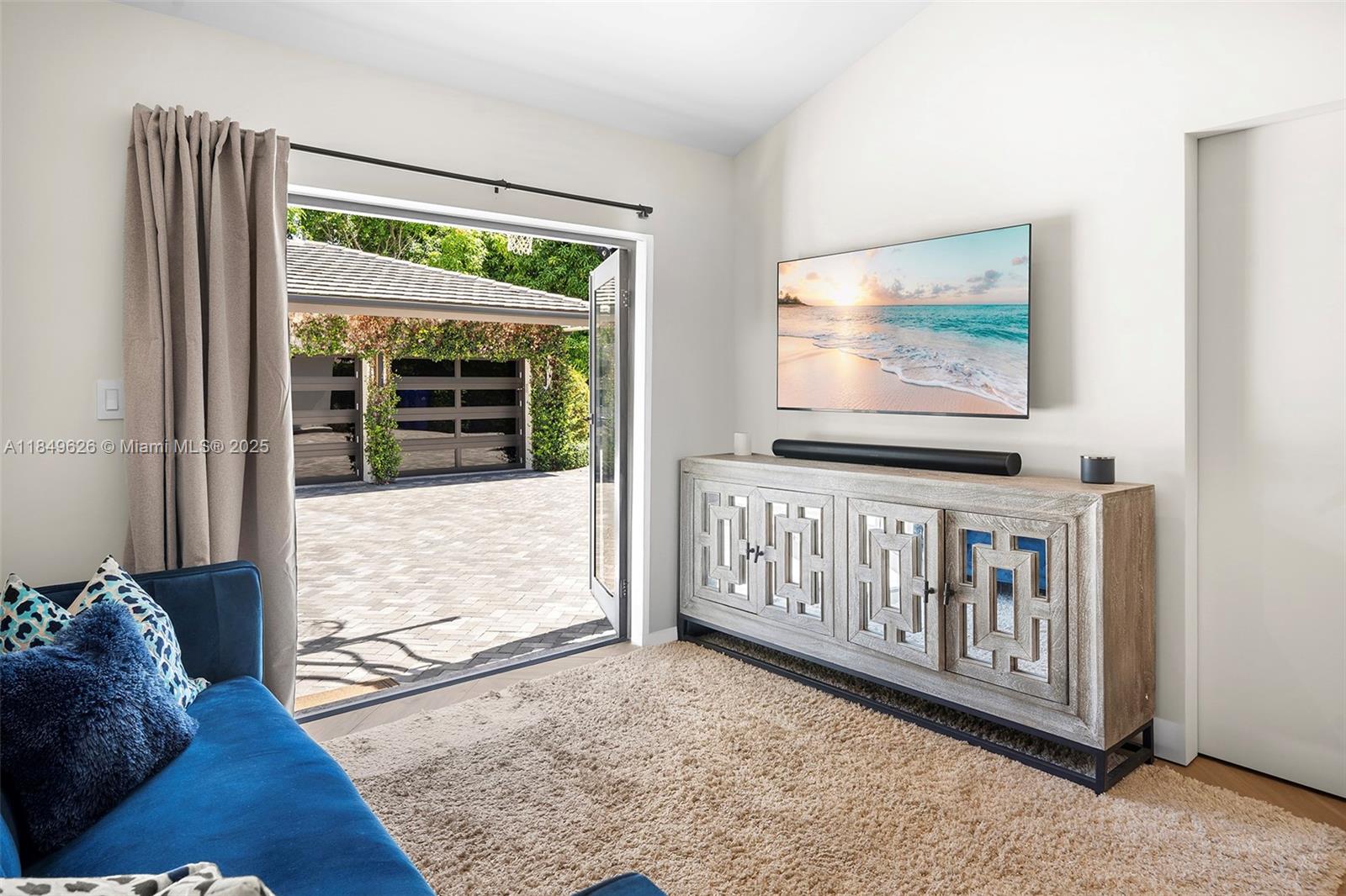 A11849626 Property Photo 61
