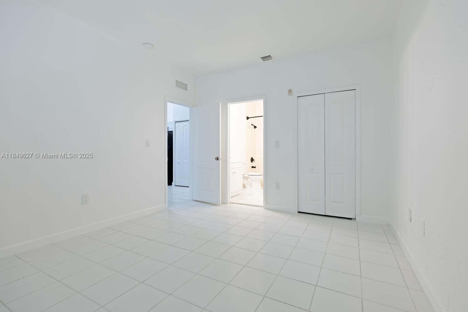 1663 Se 27th Dr 208 Property Photo 8