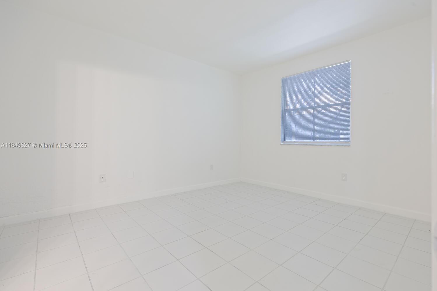 1663 Se 27th Dr 208 Property Photo 9