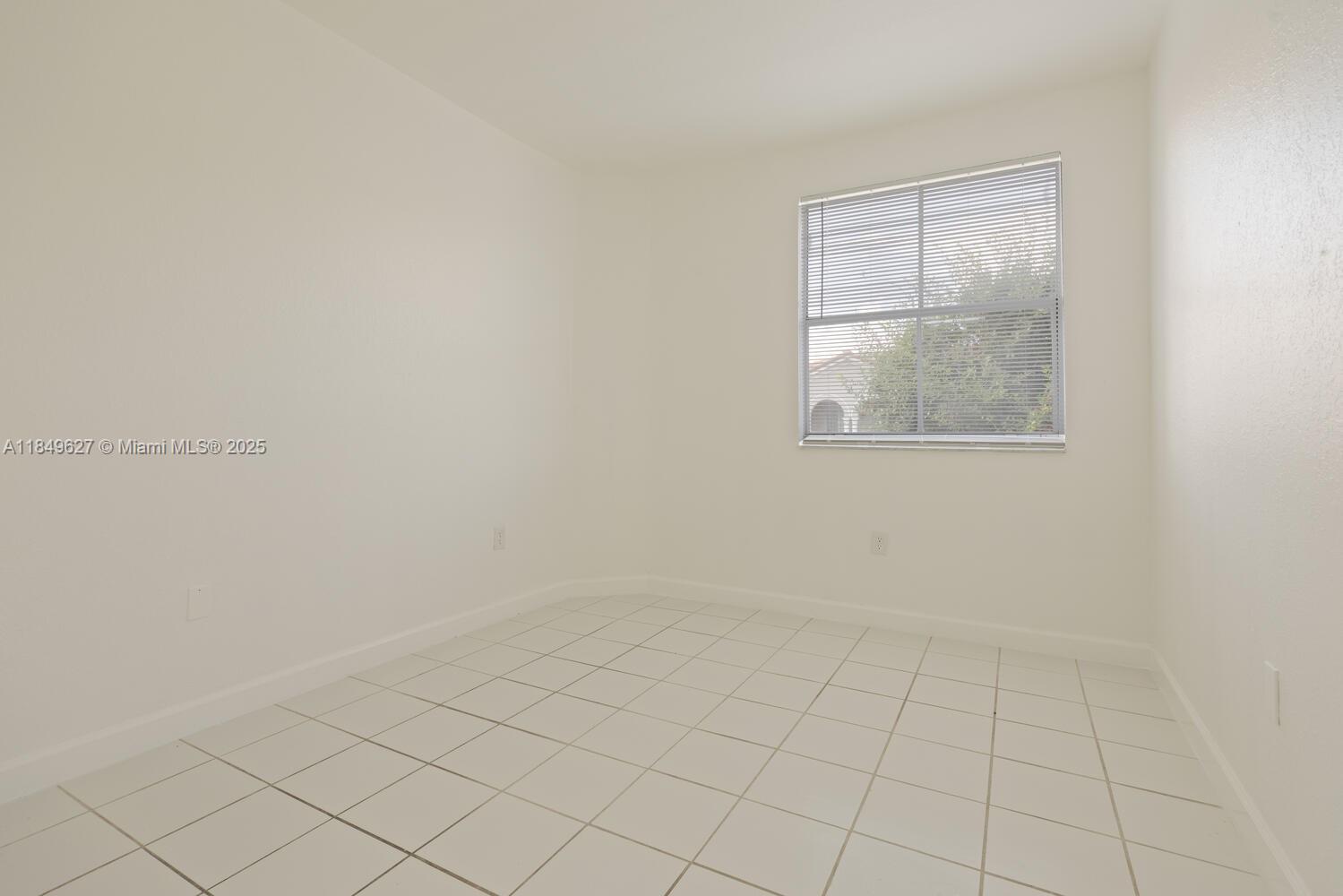 1663 Se 27th Dr 208 Property Photo 10
