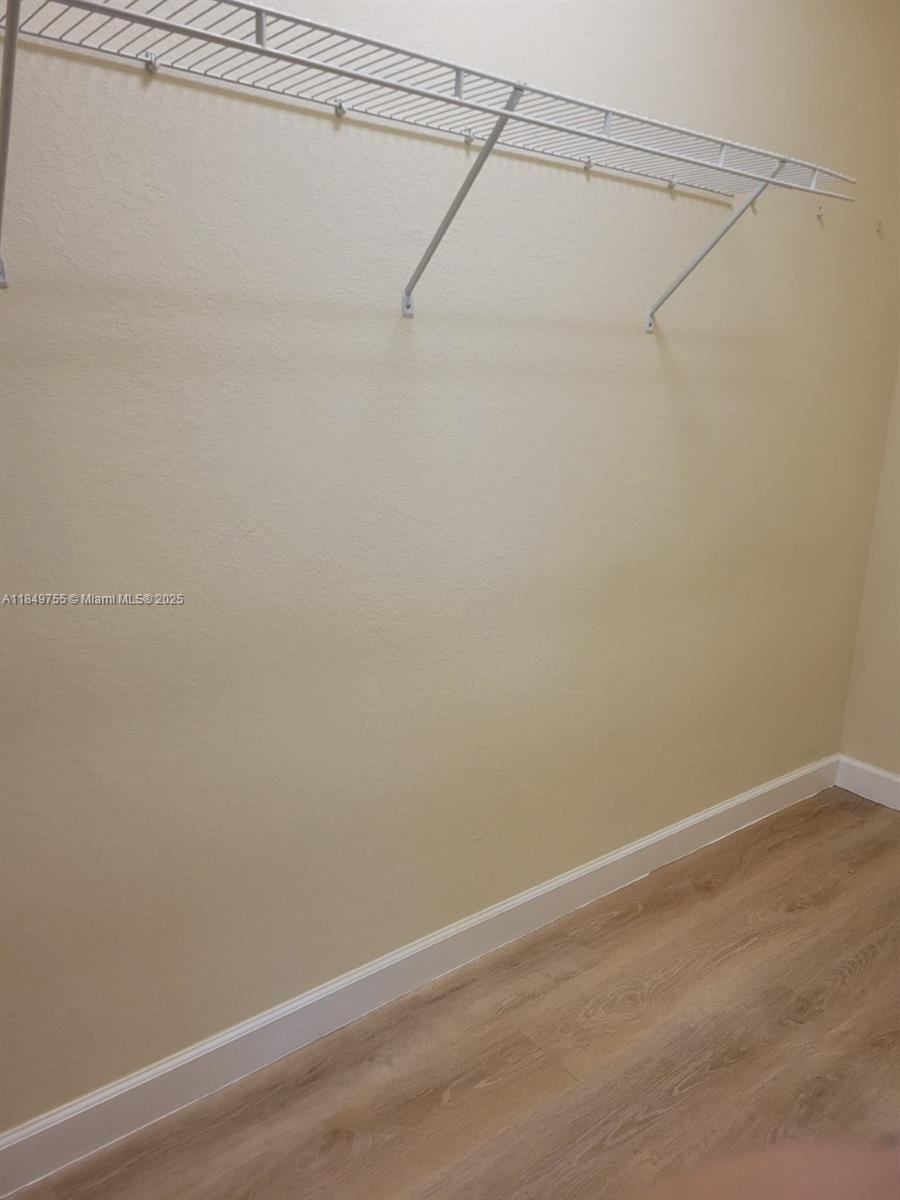 3223 Se 4th Ct Property Photo 17