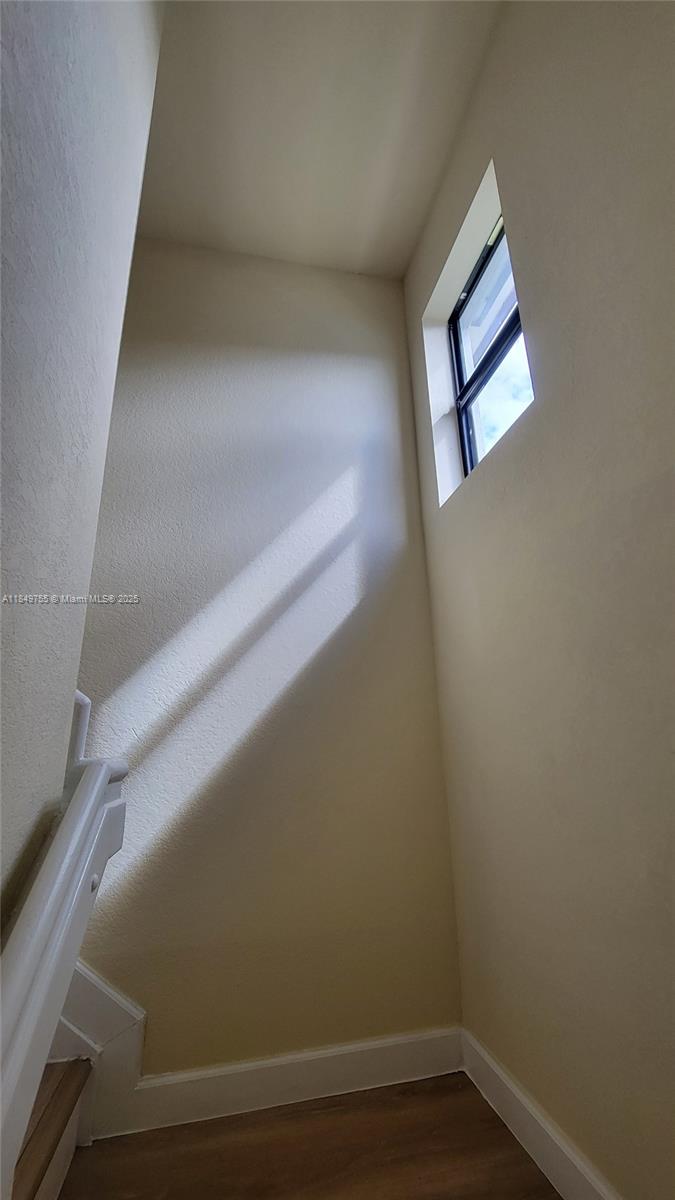 3223 Se 4th Ct Property Photo 17