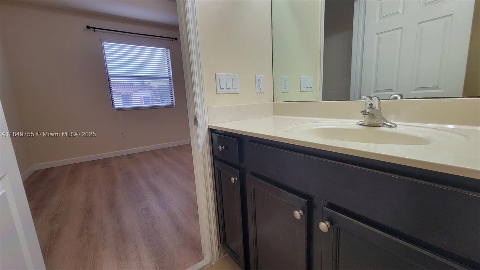 3223 Se 4th Ct Property Photo 23