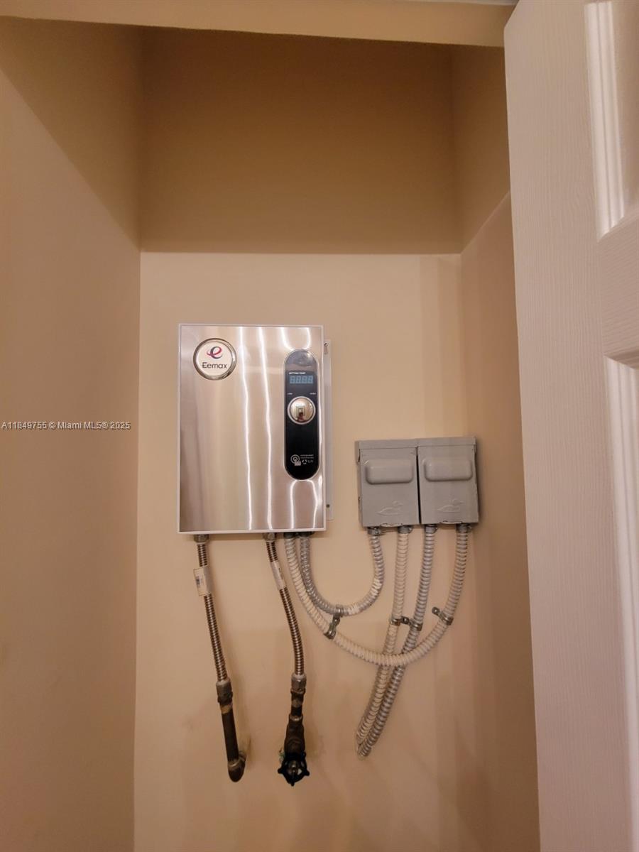 3223 Se 4th Ct Property Photo 27