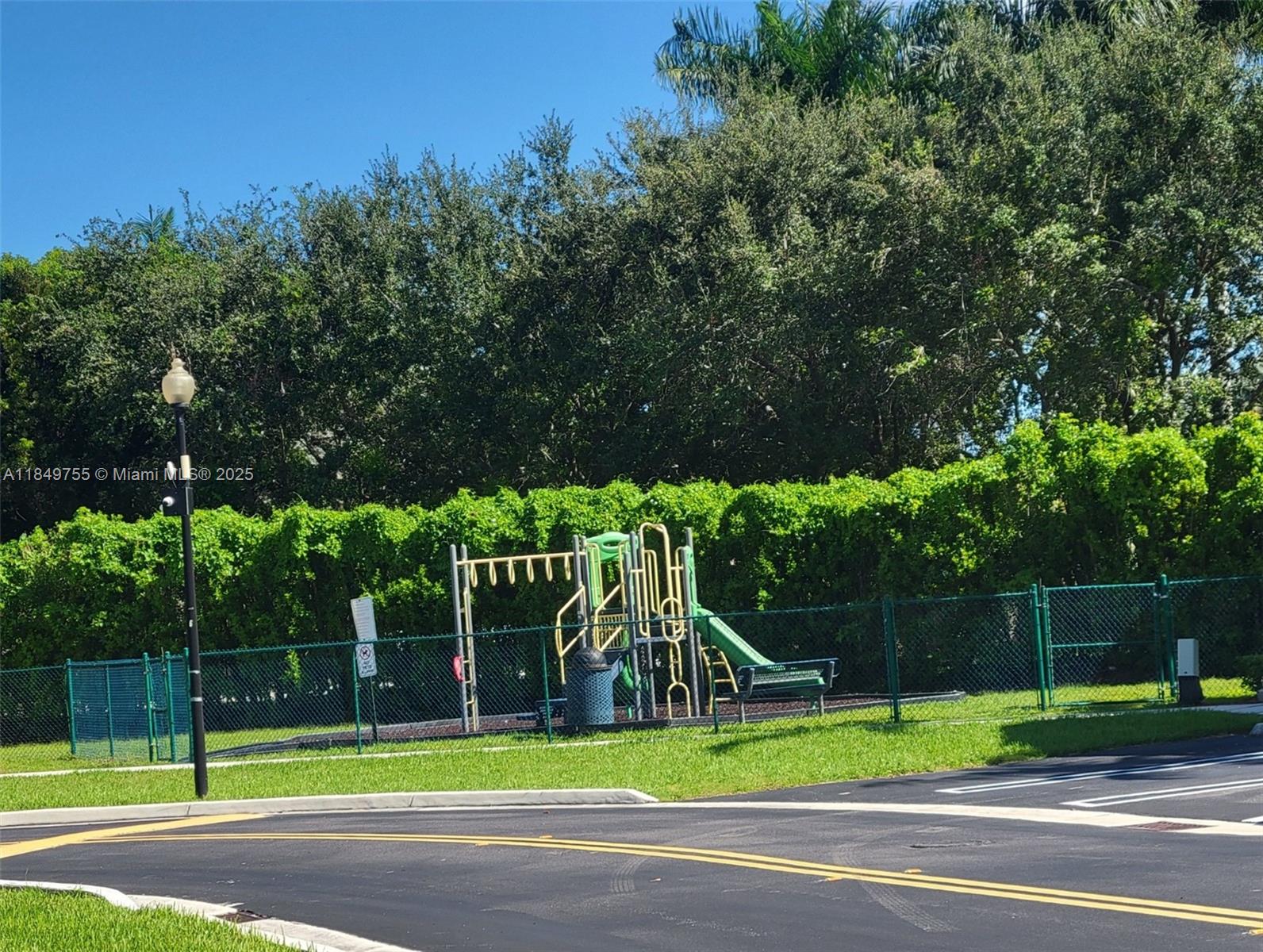 3223 Se 4th Ct Property Photo 32