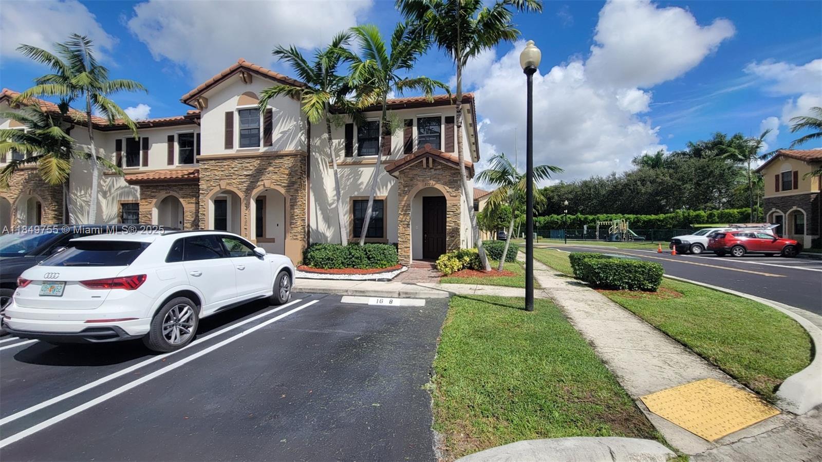 3223 Se 4th Ct Property Photo 35