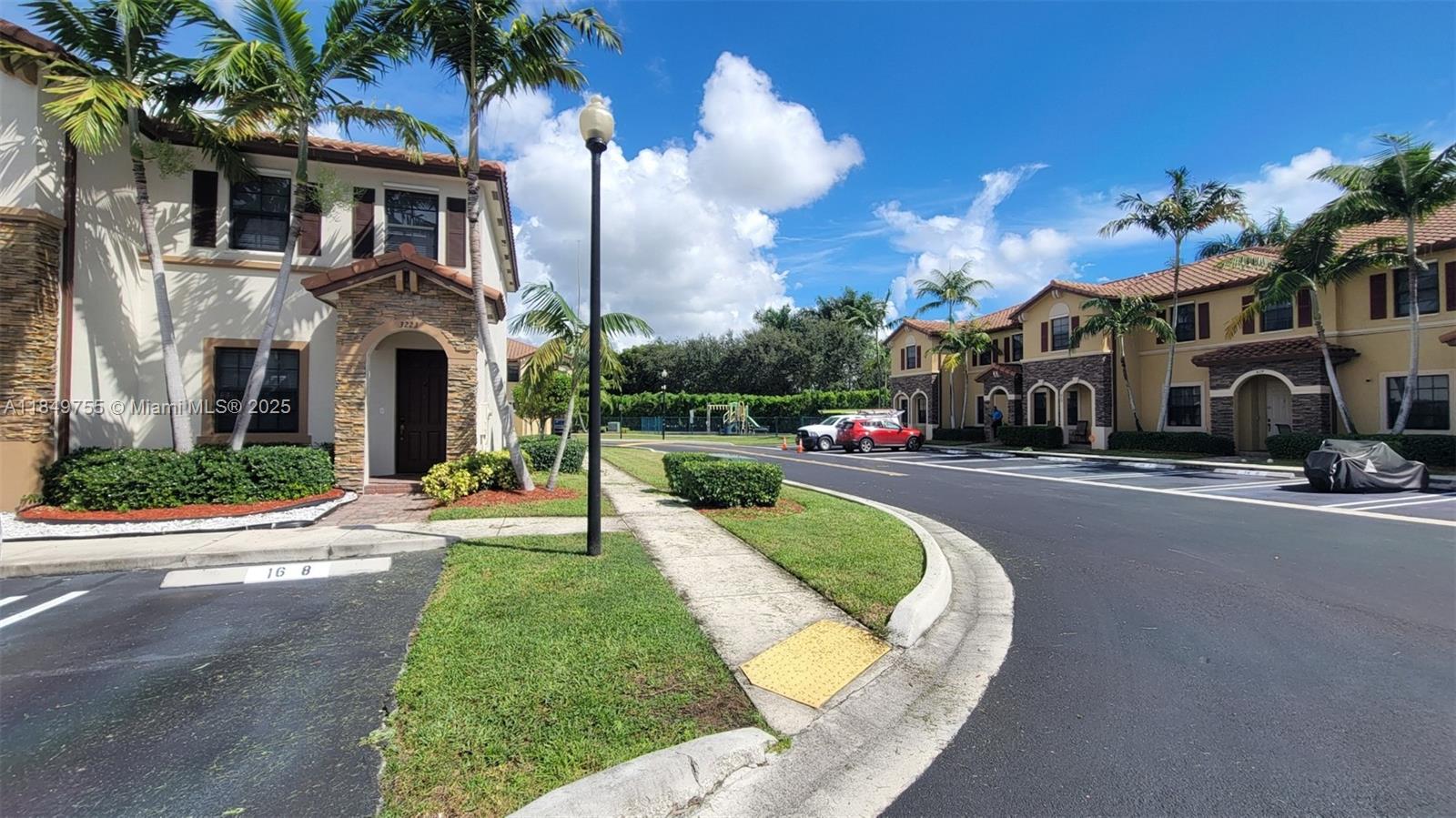 3223 Se 4th Ct Property Photo 36