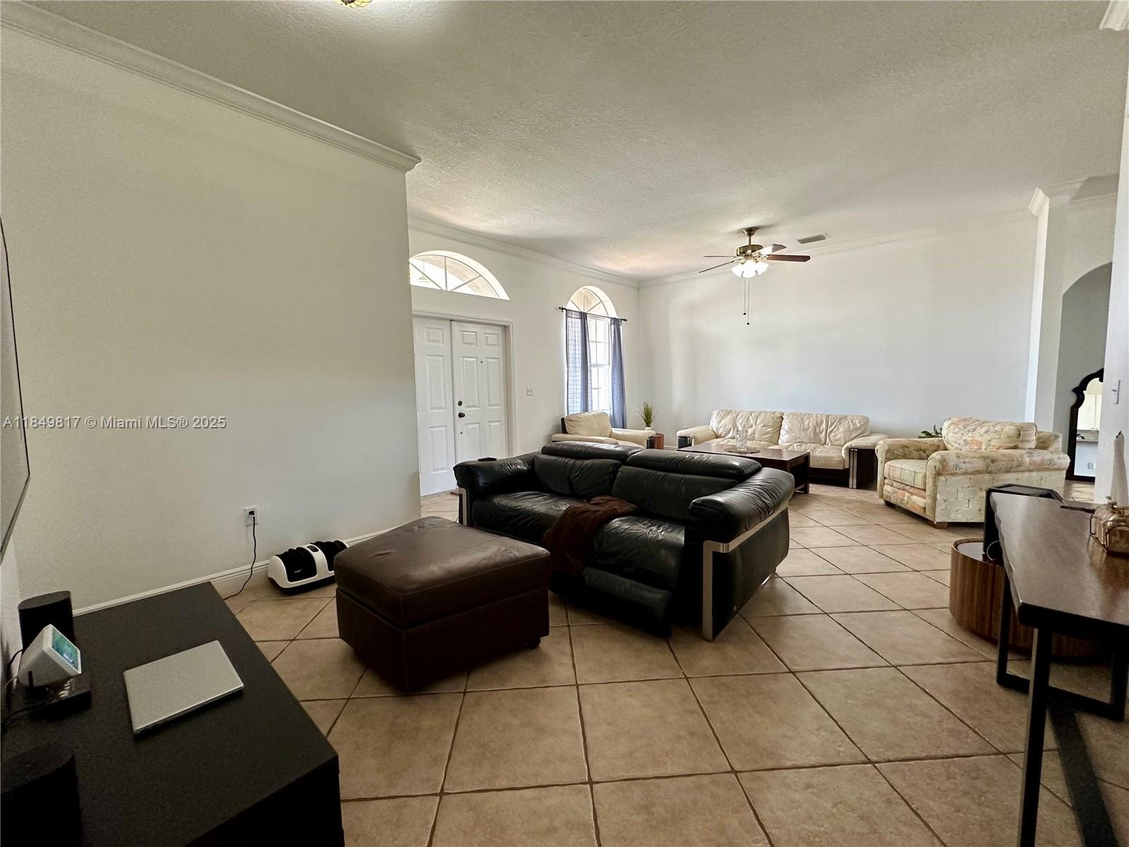2340 Se 5th Ct Property Photo 10