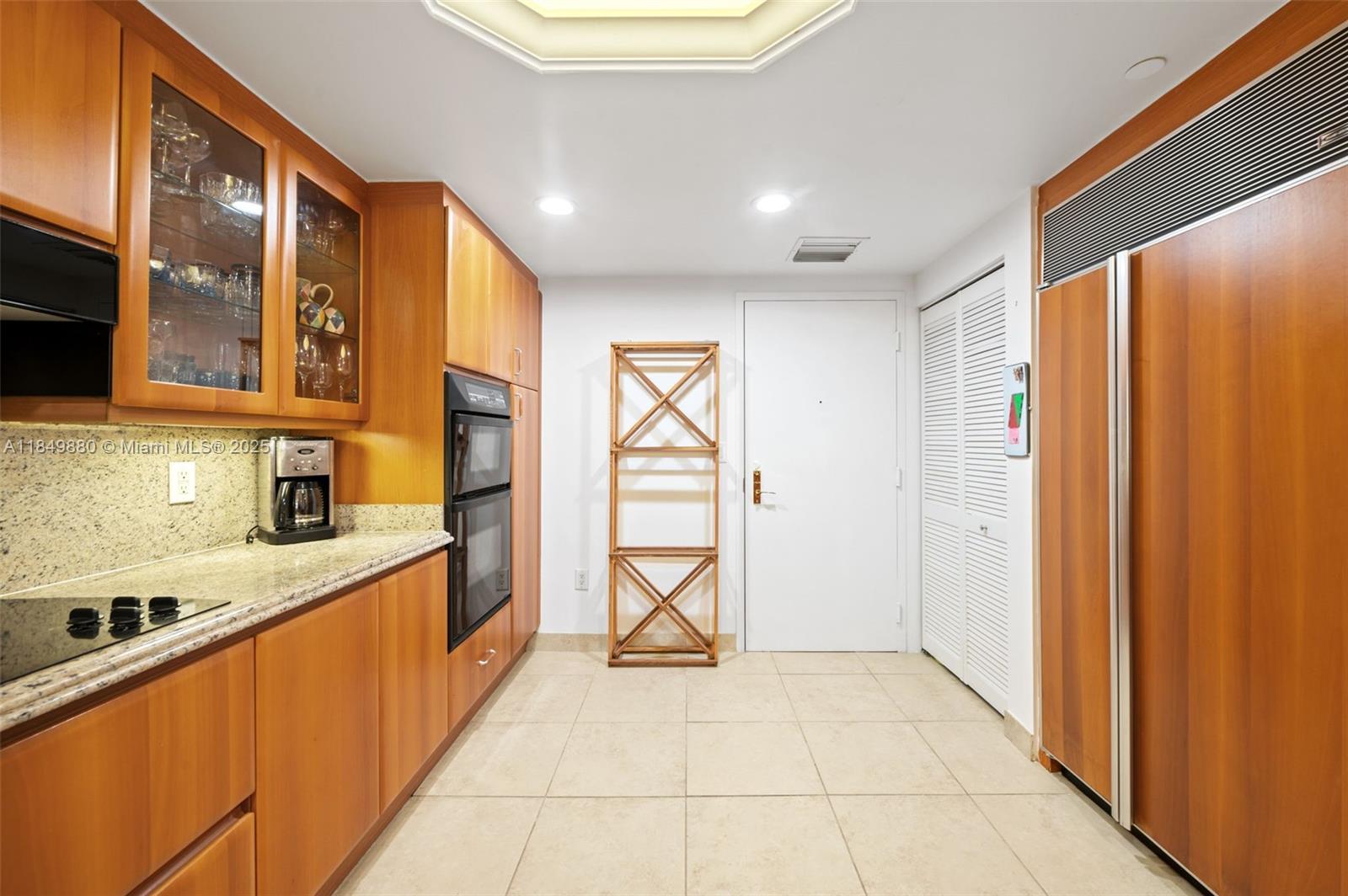 9595 Collins Ave N7-d Property Photo 17