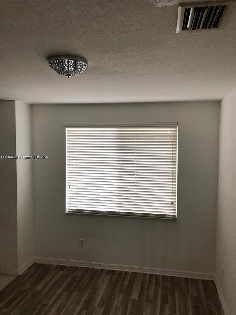 1911 Hibiscus Ln Property Photo 7