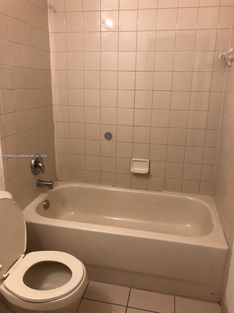 1911 Hibiscus Ln Property Photo 8
