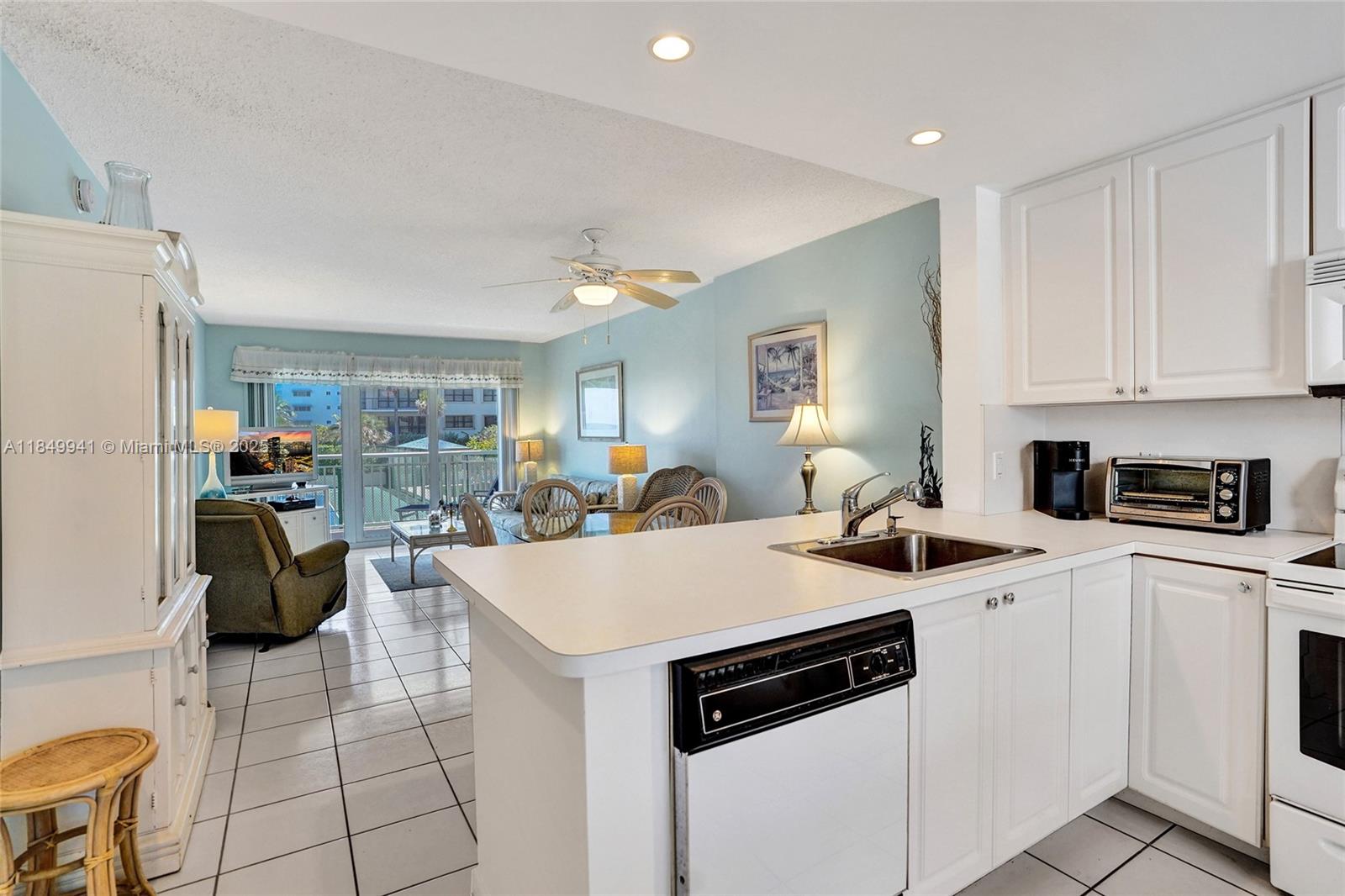 1770 S Ocean Blvd 203 Property Photo 9