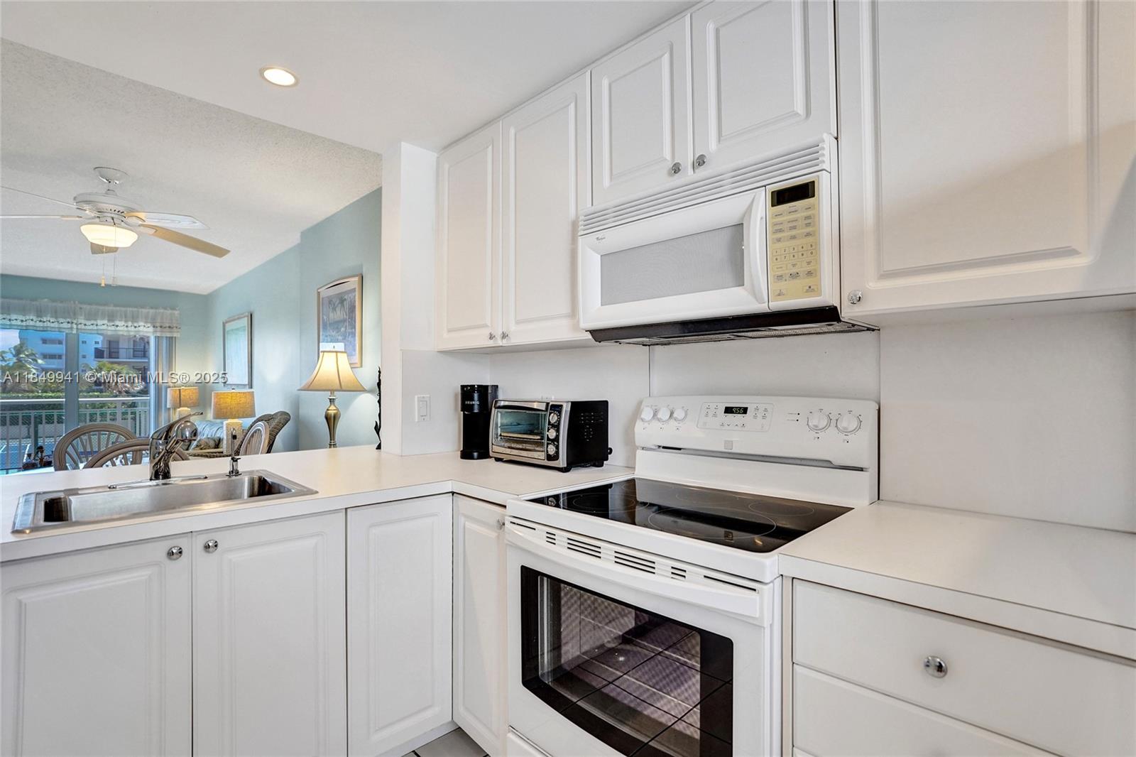 1770 S Ocean Blvd 203 Property Photo 17