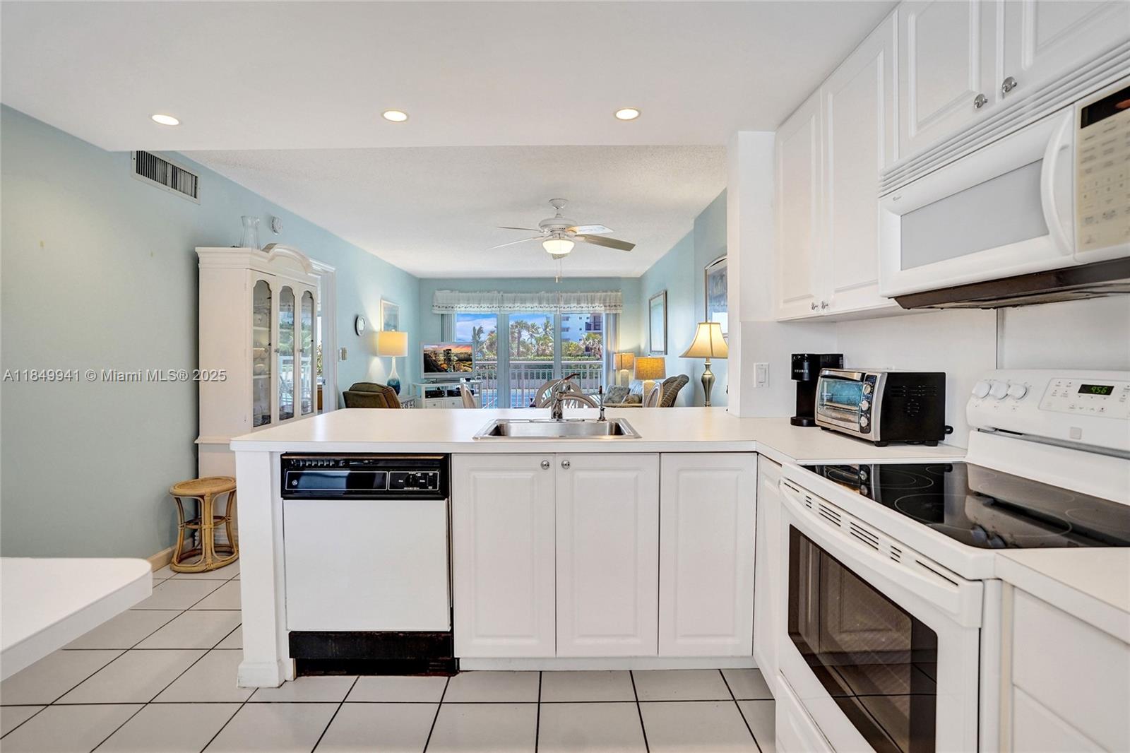 1770 S Ocean Blvd 203 Property Photo 18