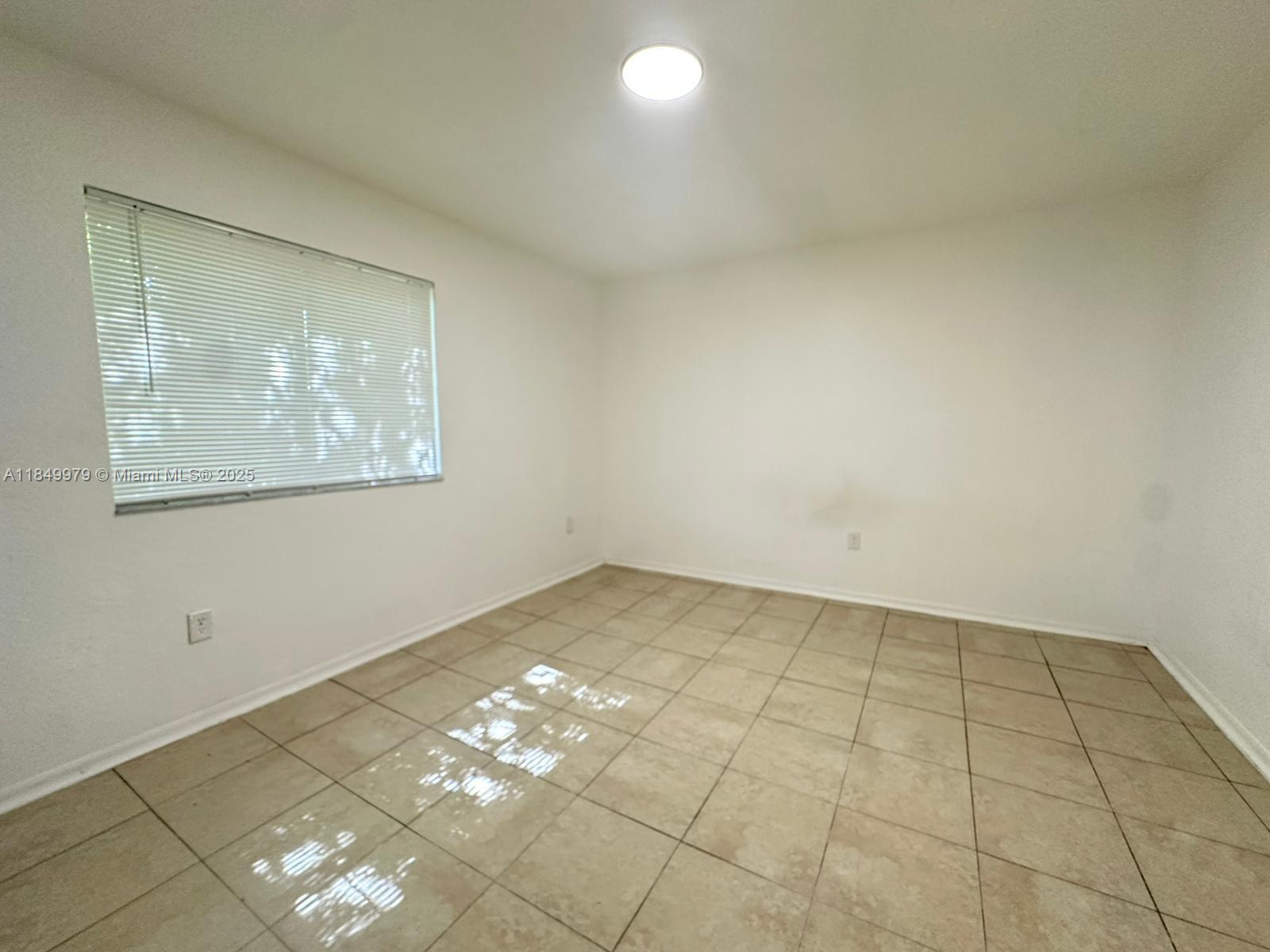 941 Sw 6th Pl Property Photo 11