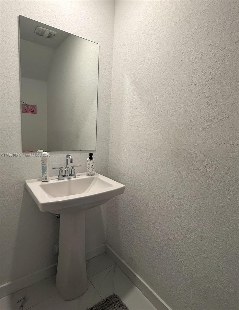 448 Ne 5th St 0 Property Photo 8