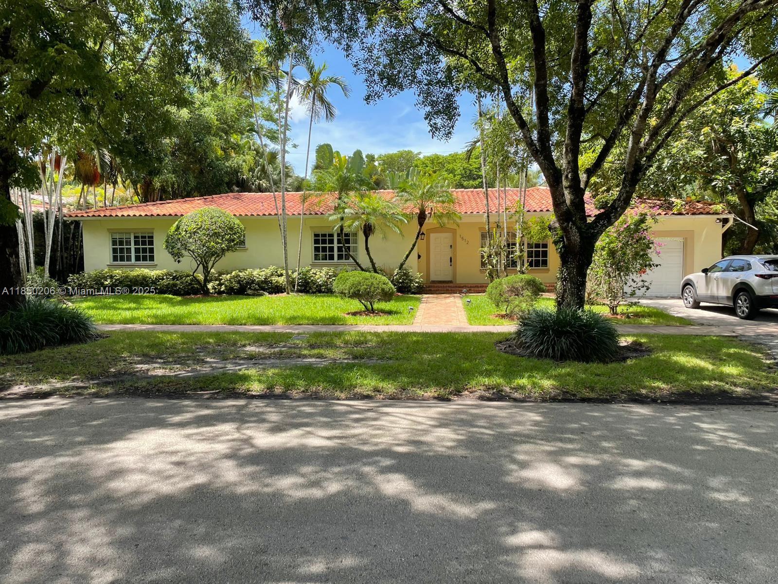 1512 Certosa Ave 1512 Property Photo 1