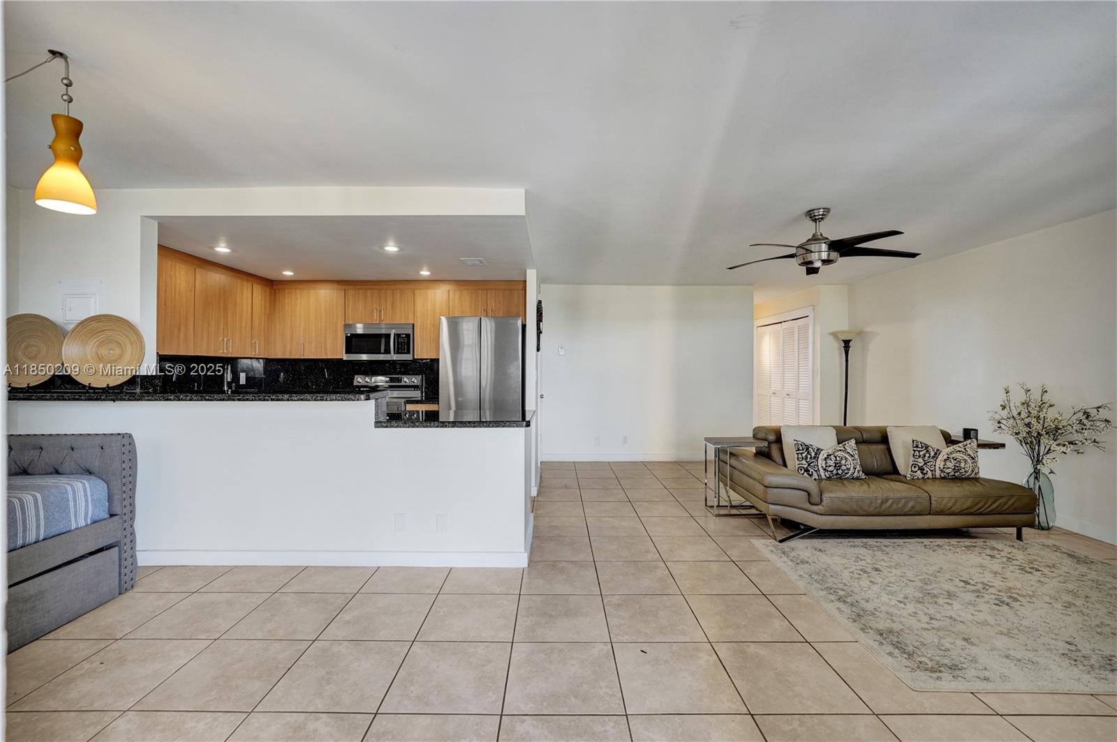 1811 Jefferson St 606 Property Photo 6