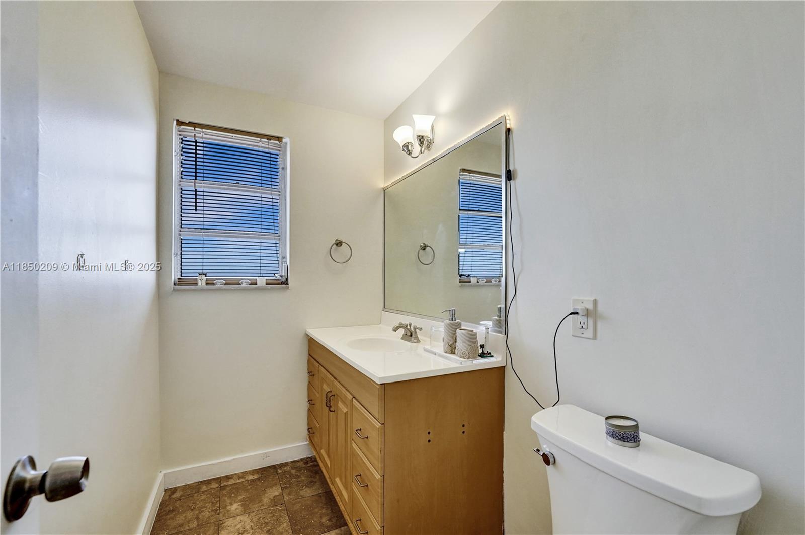 1811 Jefferson St 606 Property Photo 7