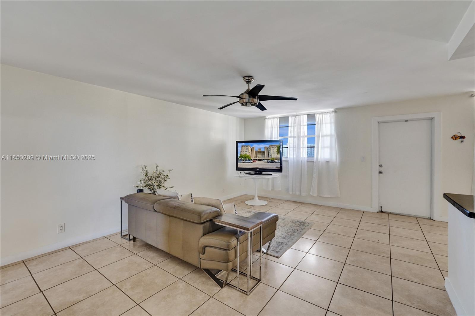 1811 Jefferson St 606 Property Photo 19
