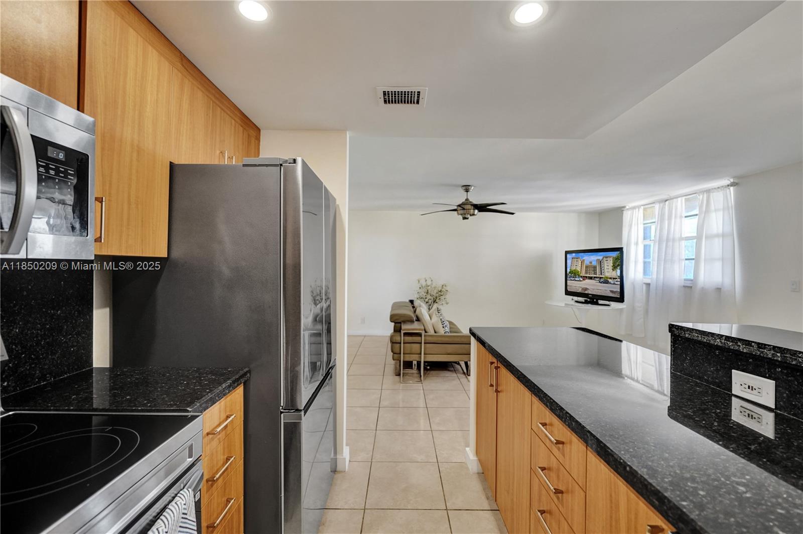 1811 Jefferson St 606 Property Photo 31