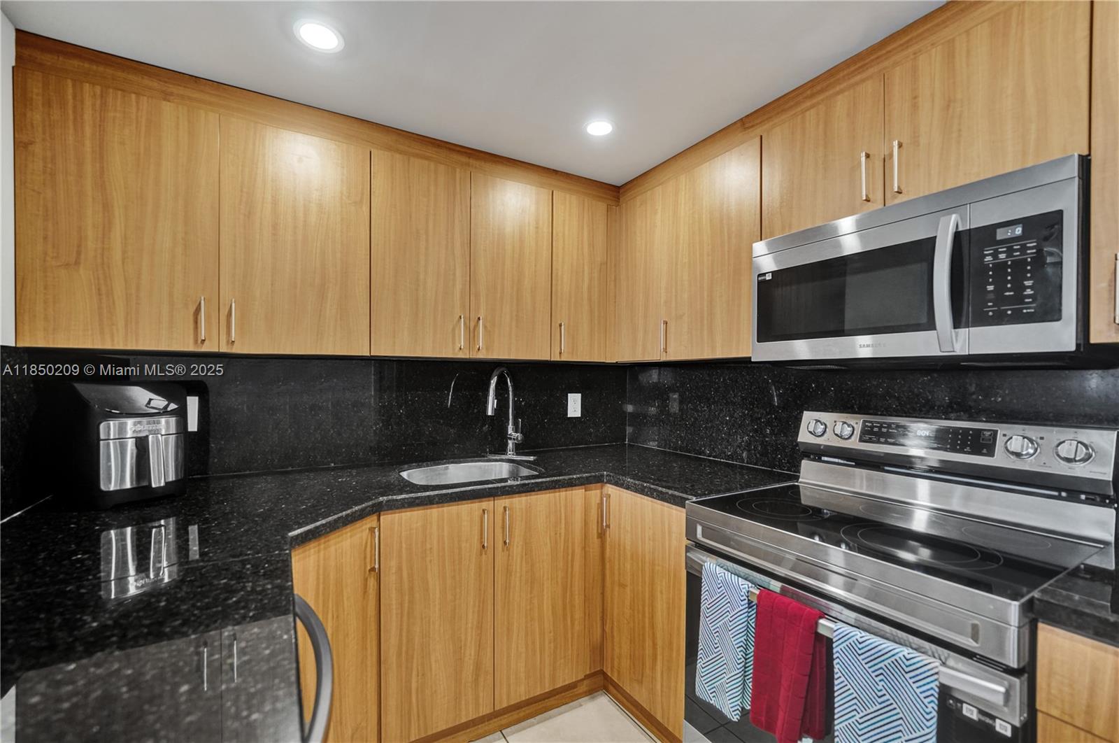 1811 Jefferson St 606 Property Photo 33