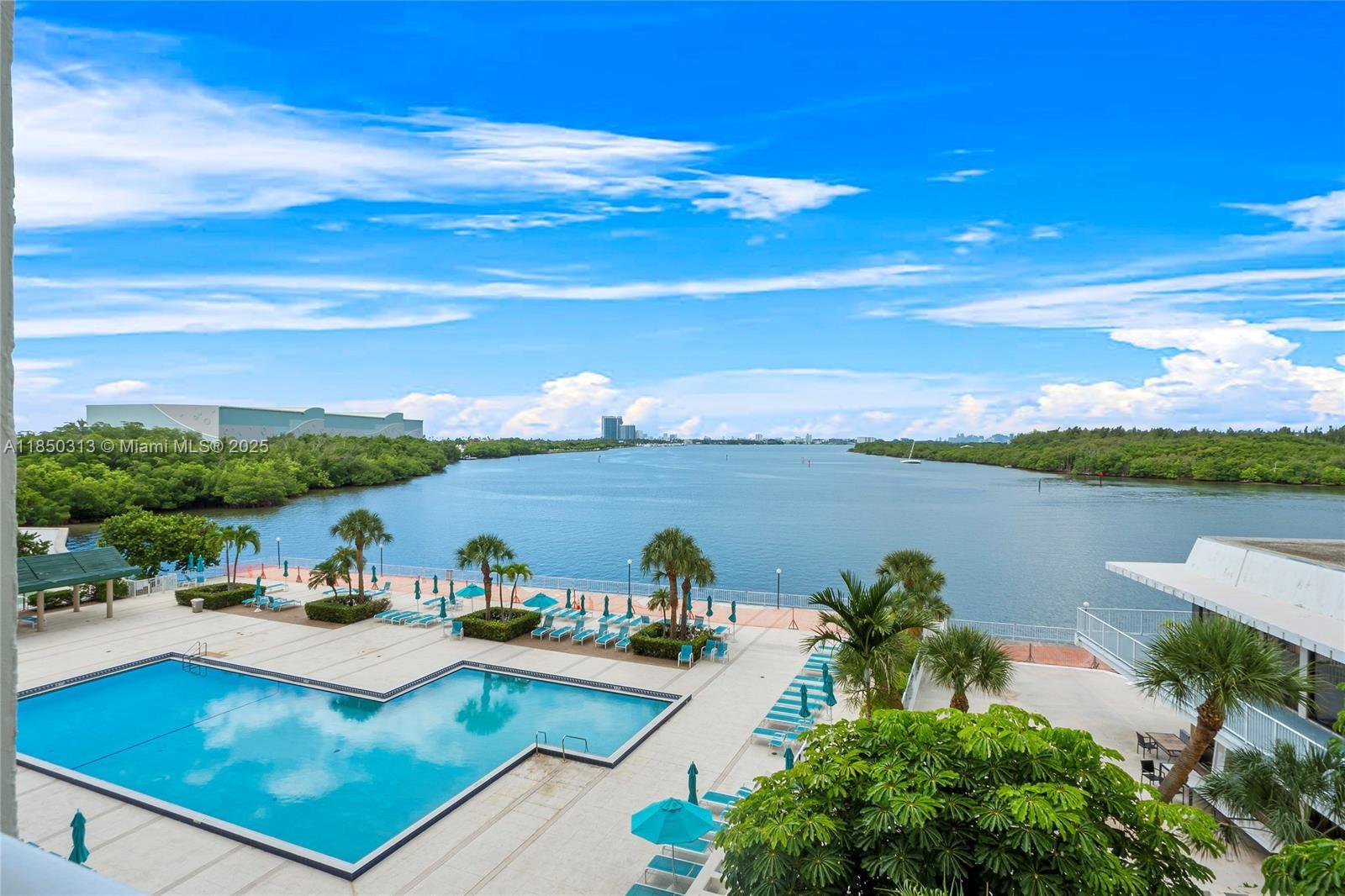 300 Bayview Dr 509 Property Photo 2