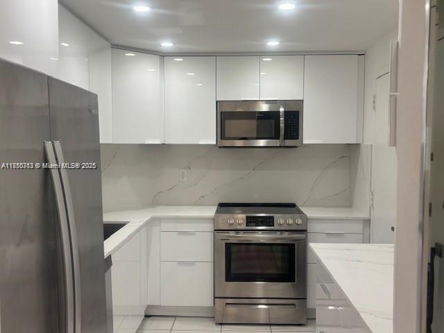 300 Bayview Dr 509 Property Photo 5