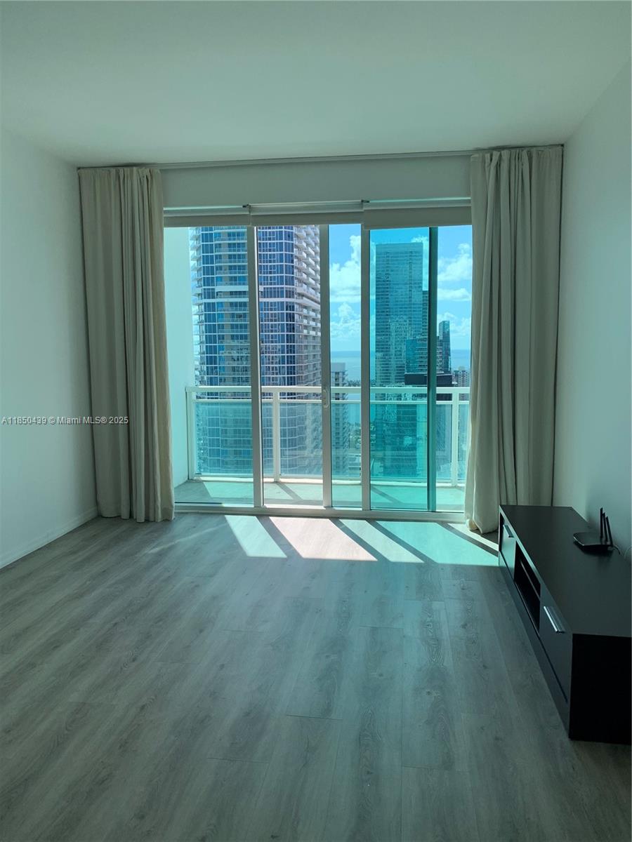 950 BRICKELL BAY DR 4303 Property Photo 1
